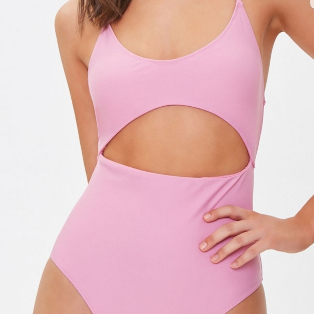 SOLD - NWT One piece pink swimsuit, size S